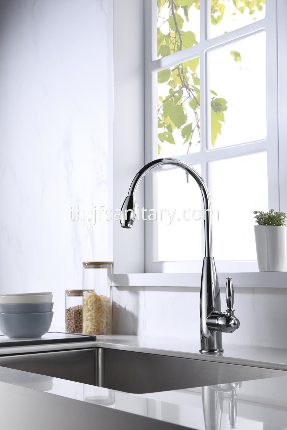 Chrome Finish Deck Mounted Single Lever Kitchen Faucets